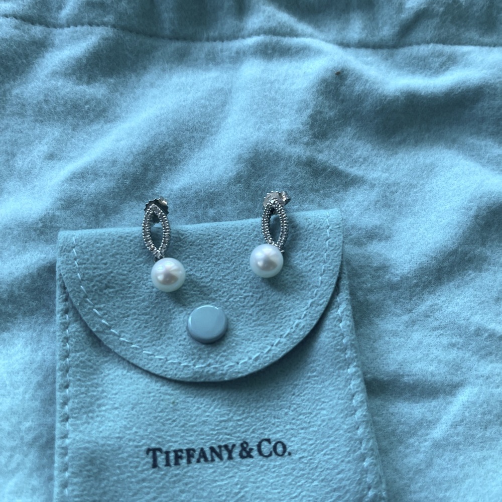 AUTHENTIC Iridesse for Tiffany and Co. White gold, Diamond, and pearl earrings.